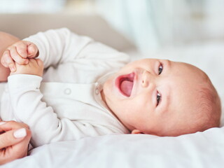 Bebé riendo